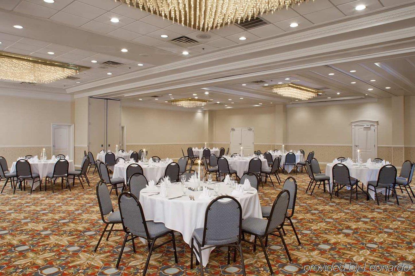 Doubletree By Hilton Fayetteville Bagian luar foto