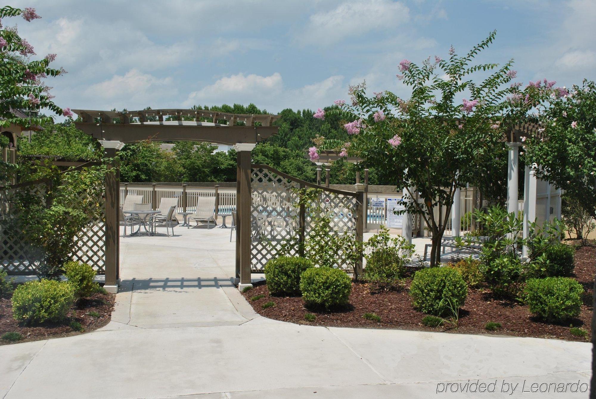 Doubletree By Hilton Fayetteville Bagian luar foto