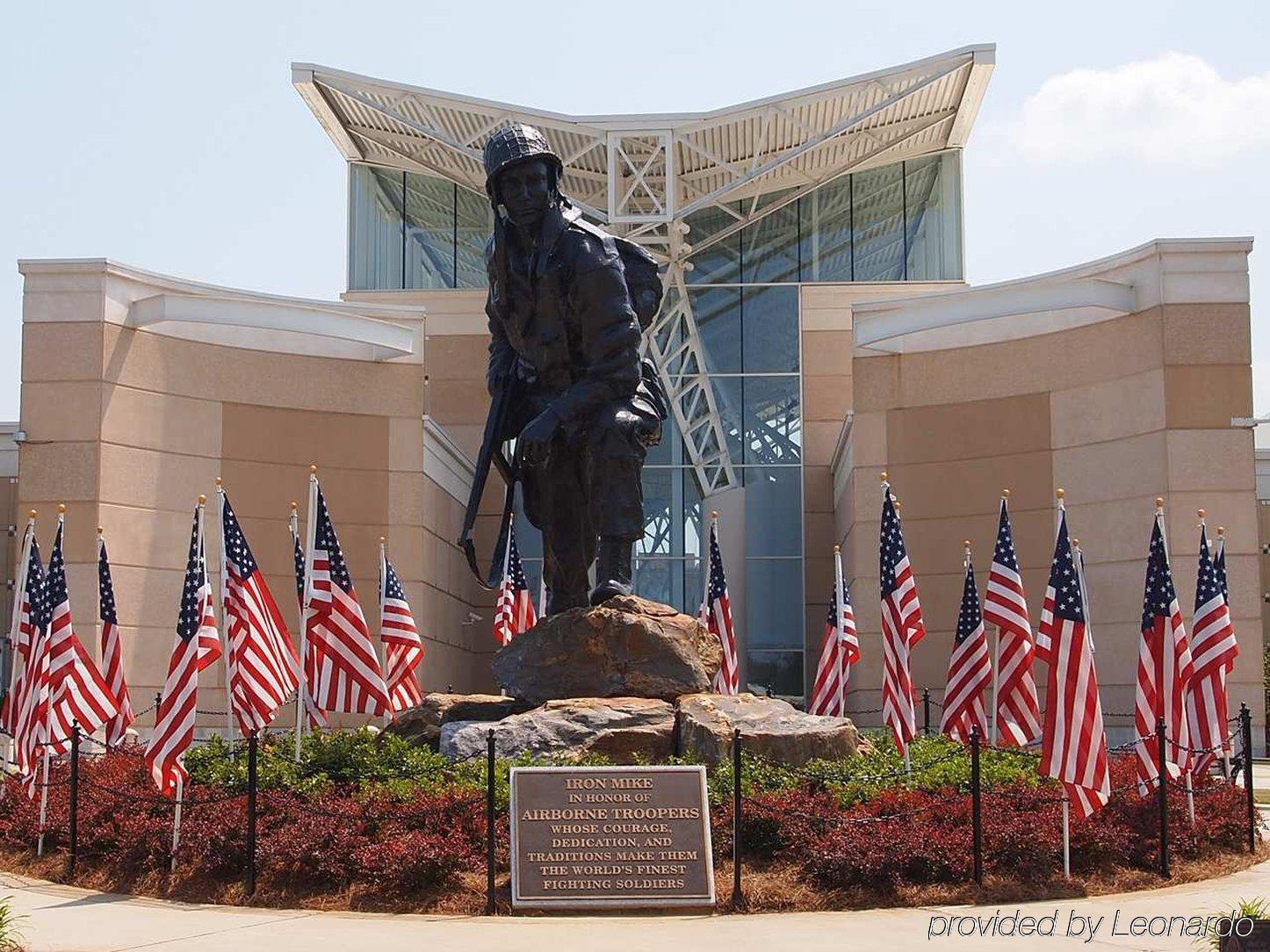 Doubletree By Hilton Fayetteville Bagian luar foto