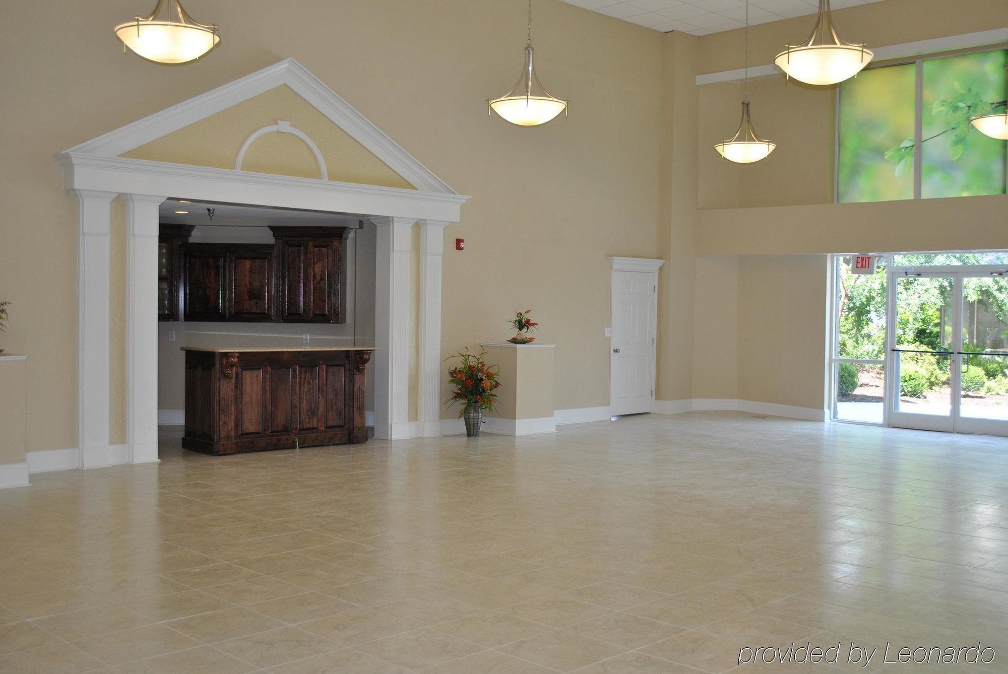Doubletree By Hilton Fayetteville Bagian luar foto