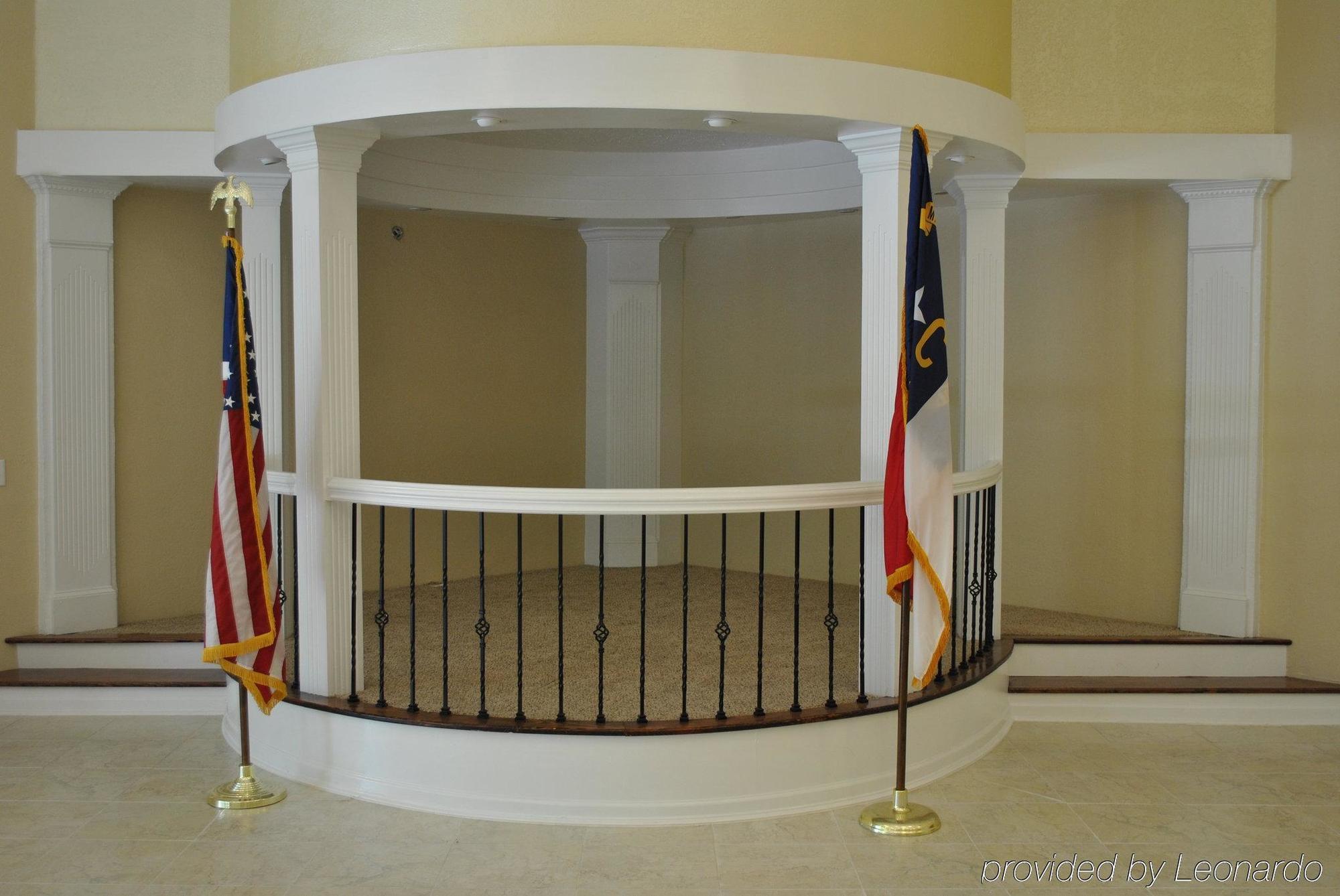 Doubletree By Hilton Fayetteville Bagian luar foto