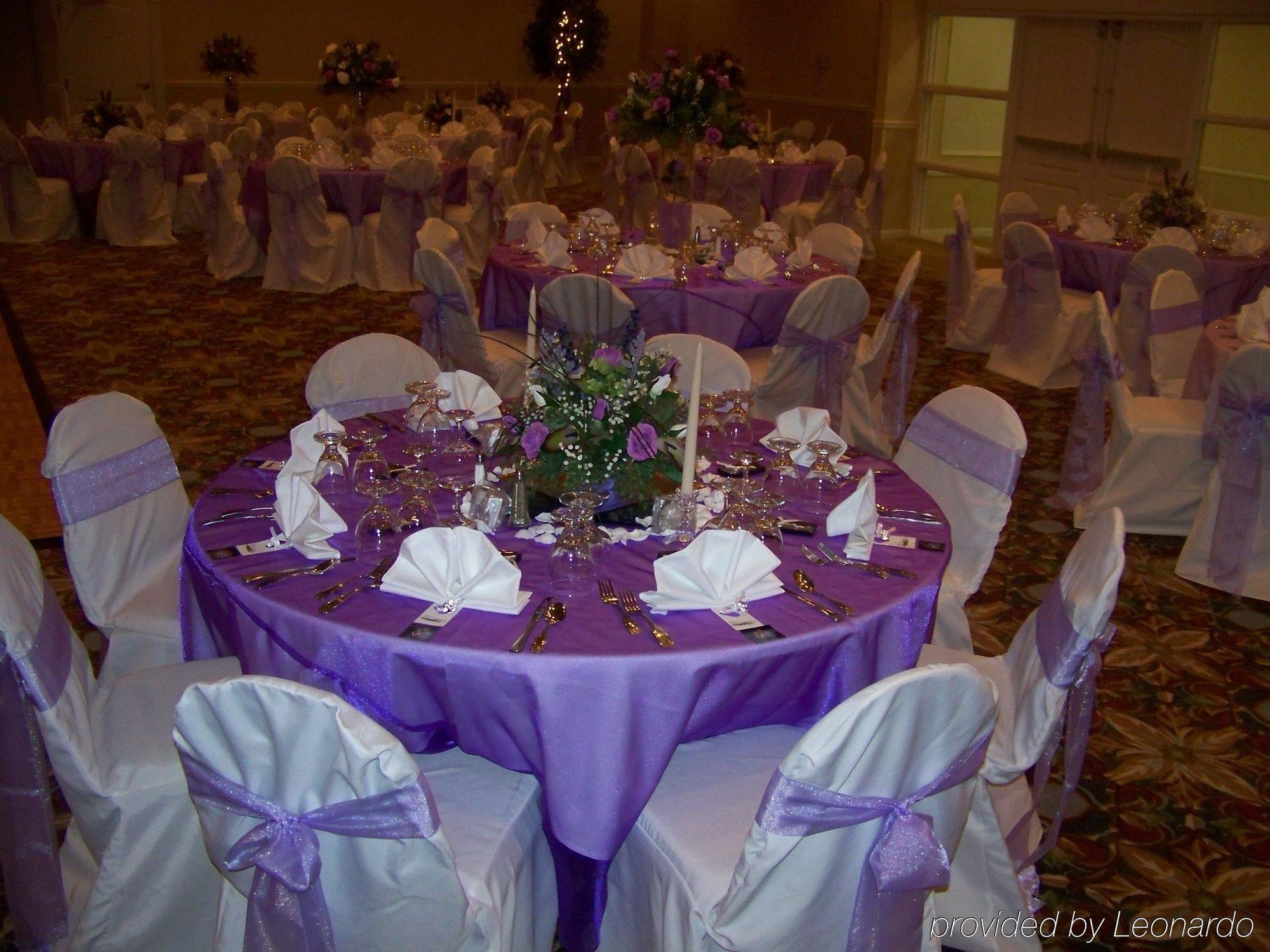 Doubletree By Hilton Fayetteville Bagian luar foto