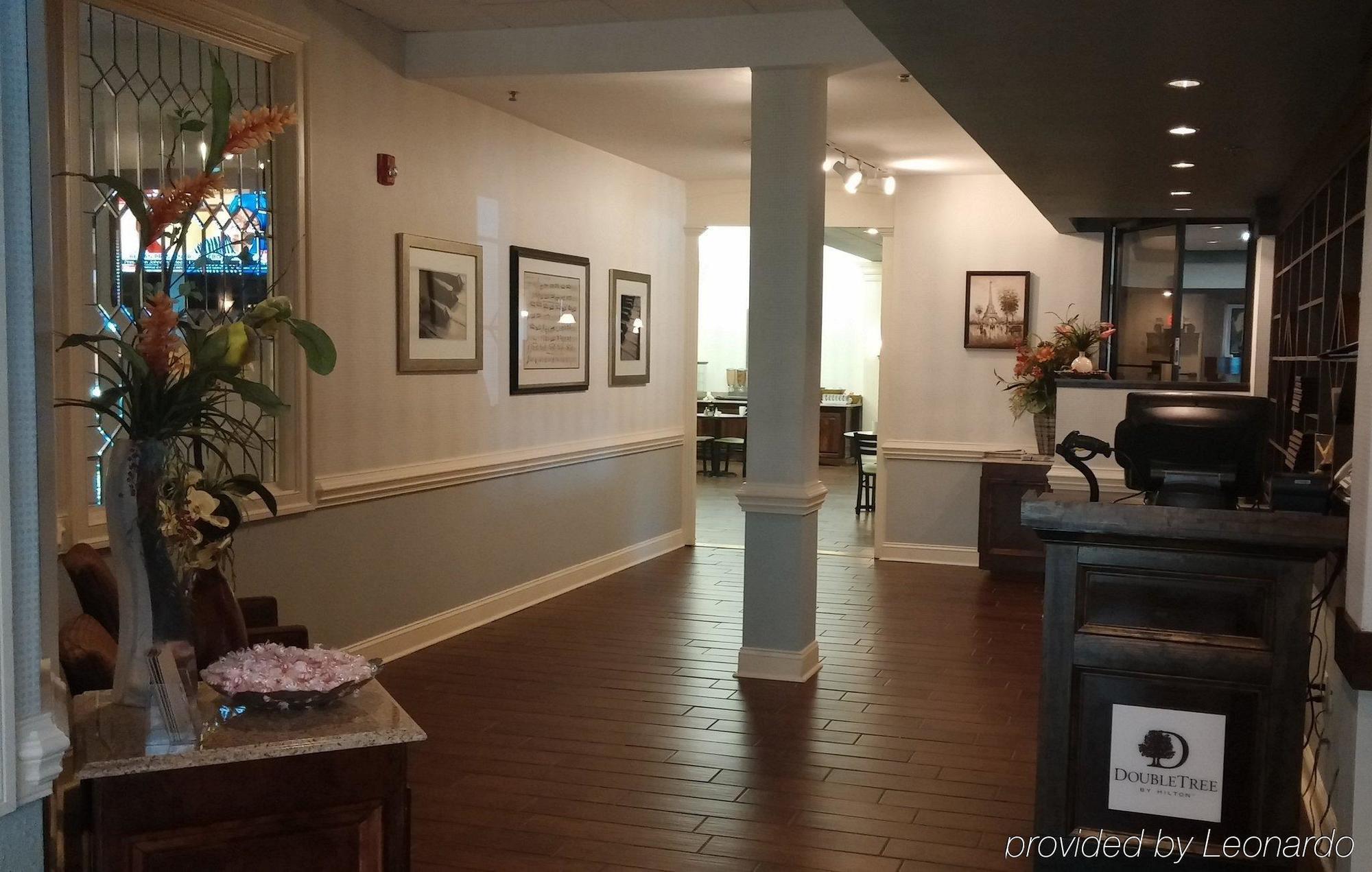 Doubletree By Hilton Fayetteville Bagian luar foto