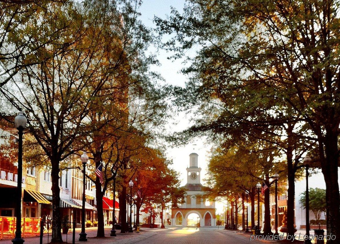 Doubletree By Hilton Fayetteville Bagian luar foto