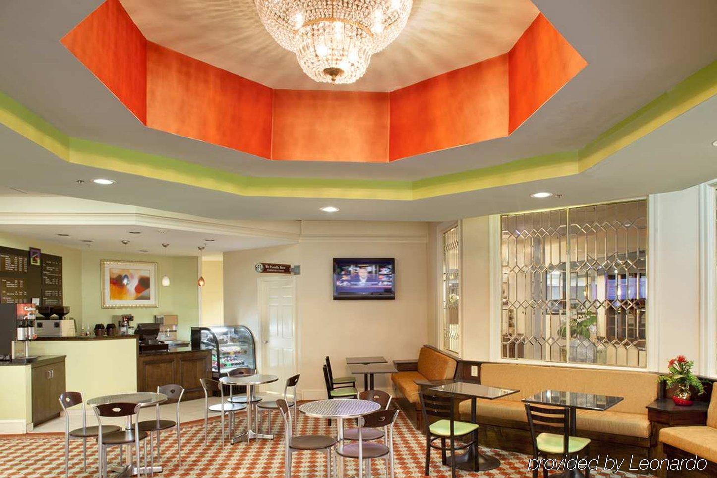 Doubletree By Hilton Fayetteville Bagian luar foto
