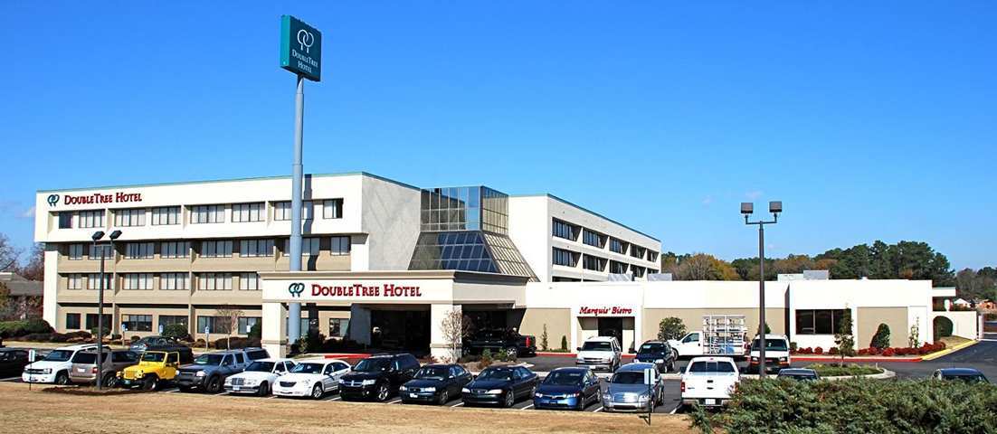 Doubletree By Hilton Fayetteville Bagian luar foto