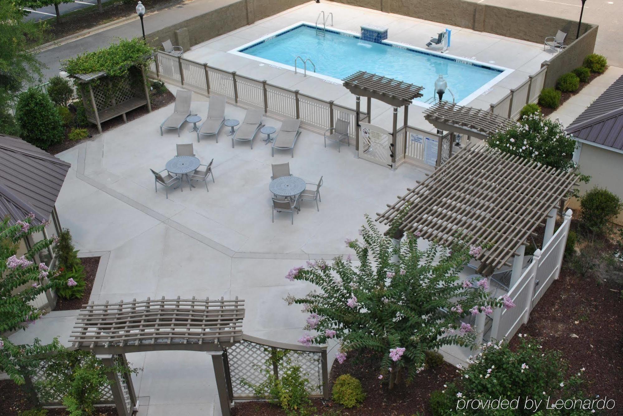 Doubletree By Hilton Fayetteville Bagian luar foto