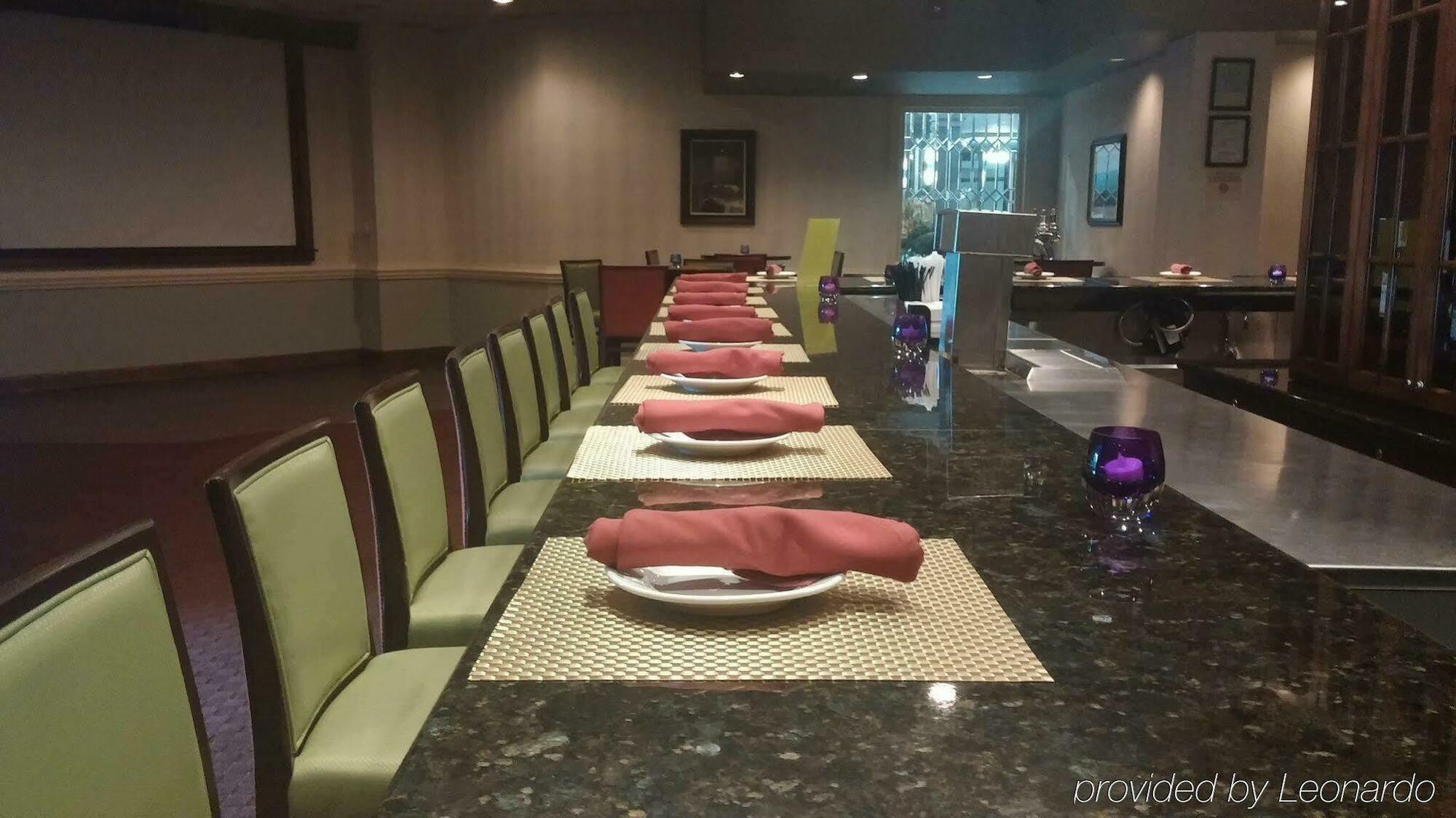Doubletree By Hilton Fayetteville Bagian luar foto
